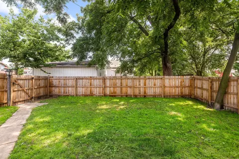 Exterior - 467 N Spring St, Elgin, IL 60120 photo 2 of 3