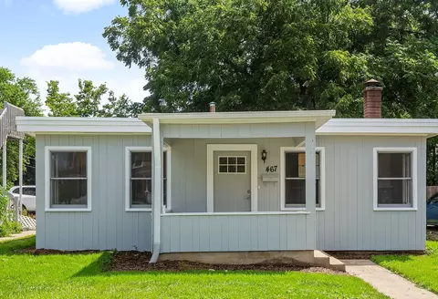 467 N Spring St, Elgin, IL 60120