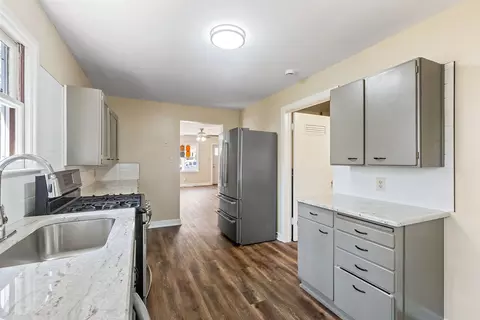 Kitchen - 467 N Spring St, Elgin, IL 60120 photo 3 of 4