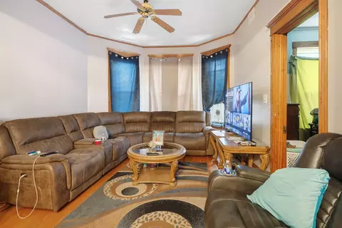 Living - 7041 S Carpenter St, Chicago, IL 60621 photo 2 of 3