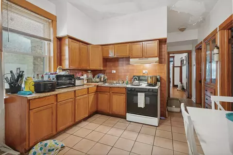 Kitchen - 7041 S Carpenter St, Chicago, IL 60621 photo 1 of 2