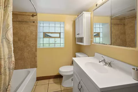 Bath - 7041 S Carpenter St, Chicago, IL 60621 photo 3 of 3