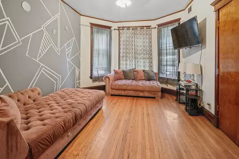 Living - 7041 S Carpenter St, Chicago, IL 60621 photo 1 of 3