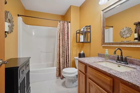 Bath - 5826 Roosevelt St, Monee, IL 60449 photo 1 of 3