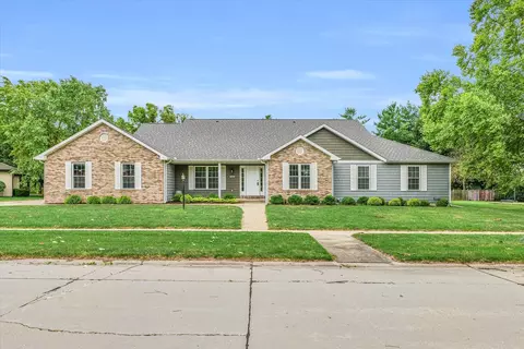 1209 Sussex Ct, Champaign, IL 61821