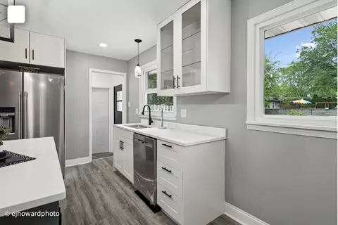 Kitchen - 910 Adams St, Lockport, IL 60441 photo 2 of 2