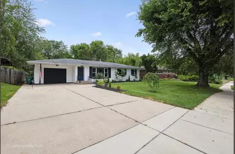 910 Adams St, Lockport, IL 60441