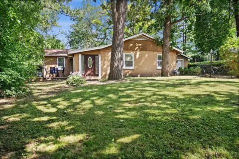 625 Virgil Ave, Elgin, IL 60120