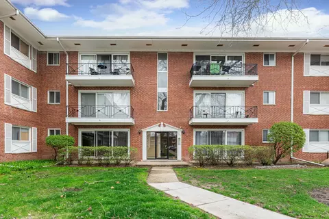 10115 Old Orchard Ct #101, Skokie, IL 60076