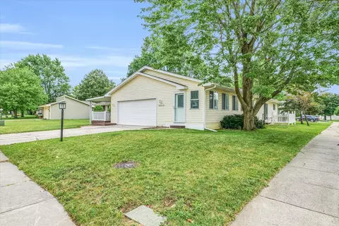 2909 Clayton Blvd, Champaign, IL 61822