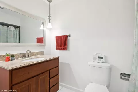 Bath - 205 Dulles Rd, Des Plaines, IL 60016 photo 3 of 3