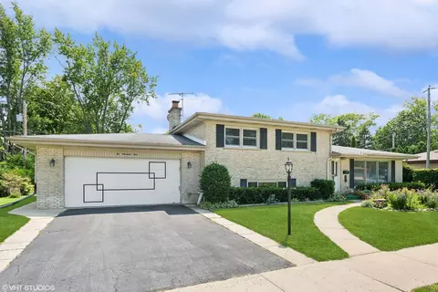 205 Dulles Rd, Des Plaines, IL 60016