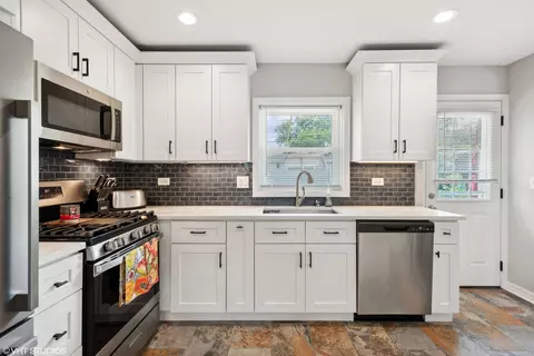 Kitchen - 205 Dulles Rd, Des Plaines, IL 60016 photo 2 of 2