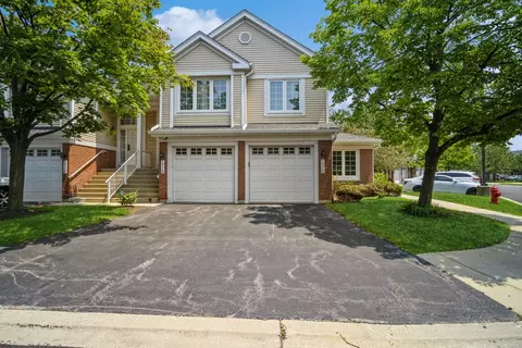 7416 N Lincoln Ave N #B, Skokie, IL 60076
