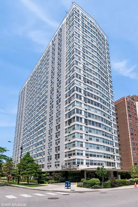 3900 N Lake Shore Dr #11D, Chicago, IL 60613