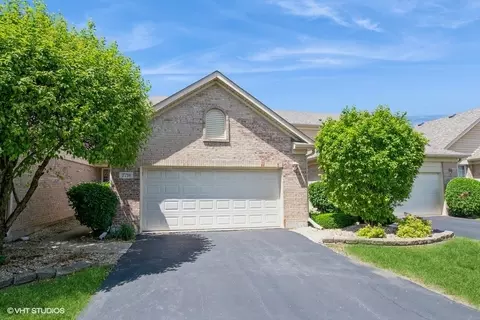 7718 Bristol Park Dr, Tinley Park, IL 60477