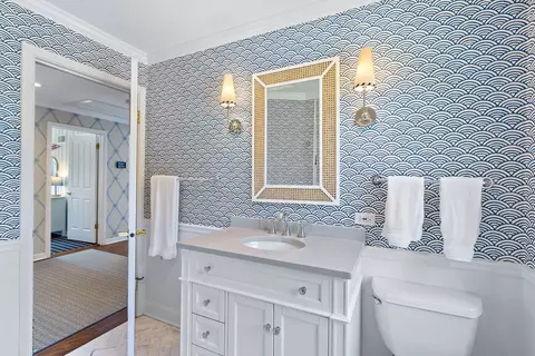 Bath - 1101 Golfview Rd, Glenview, IL 60025 photo 6 of 6