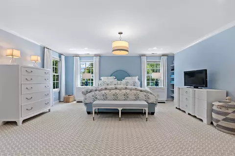 Bedroom - 1101 Golfview Rd, Glenview, IL 60025 photo 2 of 5