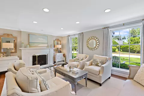 Living - 1101 Golfview Rd, Glenview, IL 60025 photo 3 of 7