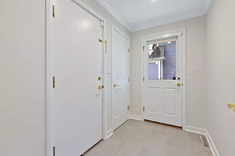 Entry Way - 1101 Golfview Rd, Glenview, IL 60025 photo 2 of 2