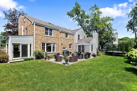 Exterior - 1101 Golfview Rd, Glenview, IL 60025 photo 5 of 6