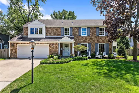 1101 Golfview Rd, Glenview, IL 60025