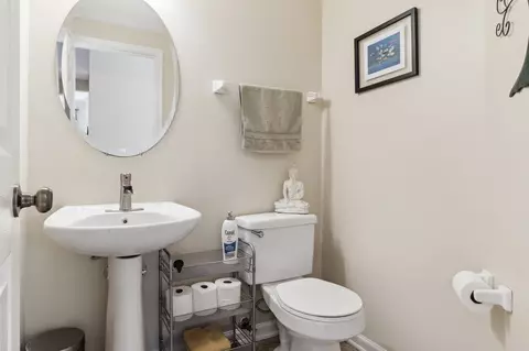 Bath - 810 County Line Rd, Aurora, IL 60502 photo 1 of 3