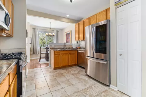 Kitchen - 810 County Line Rd, Aurora, IL 60502 photo 1 of 2