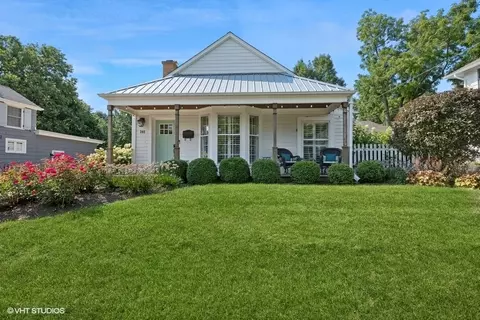 205 W Station St, Barrington, IL 60010
