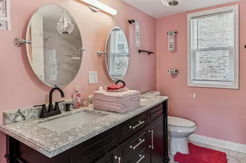 Bath - 620 E 87th Pl, Chicago, IL 60619 photo 1 of 2