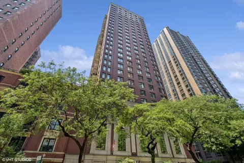 1122 N Dearborn St #12D, Chicago, IL 60610