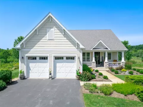 40458 N South Newport Dr, Antioch, IL 60002