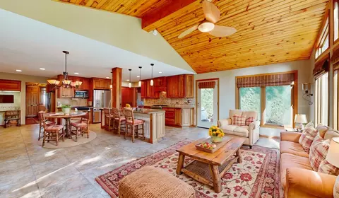 341 Bryan Dr, Cary, IL 60013 photo 2