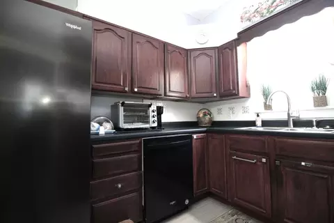 Kitchen - 815 E Monroe St, Bloomington, IL 61701 photo 3 of 4