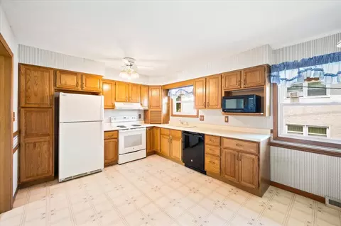 2102 Arrowhead Dr, Bloomington, IL 61704 photo 9