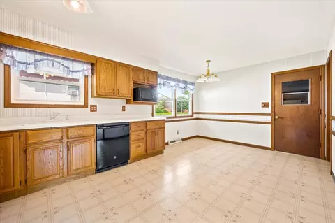 2102 Arrowhead Dr, Bloomington, IL 61704 photo 7