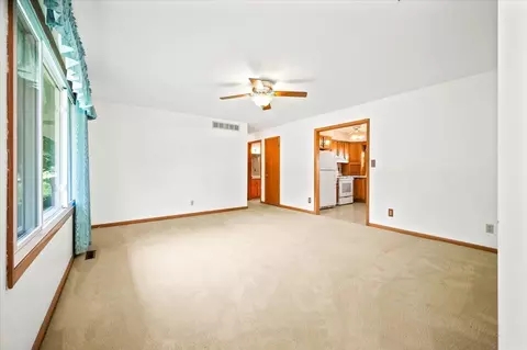2102 Arrowhead Dr, Bloomington, IL 61704 photo 5