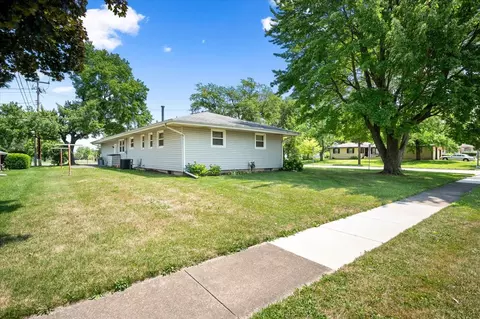 2102 Arrowhead Dr, Bloomington, IL 61704 photo 20