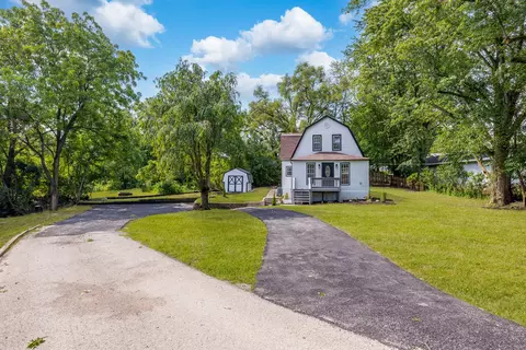 1121 E 9th St, Lockport, IL 60441 photo 4