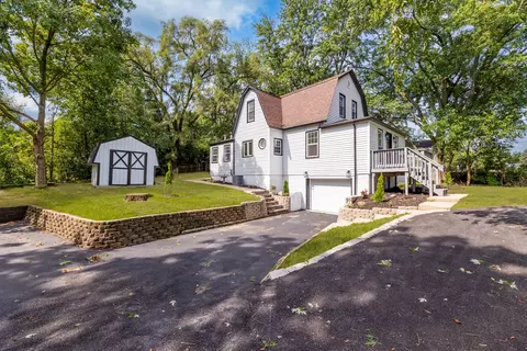 1121 E 9th St, Lockport, IL 60441 photo 3