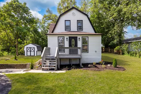 1121 E 9th St, Lockport, IL 60441