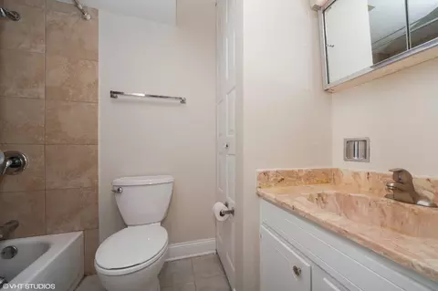 Bath - 563 Fairway View Dr #2F, Wheeling, IL 60090 photo 2 of 2