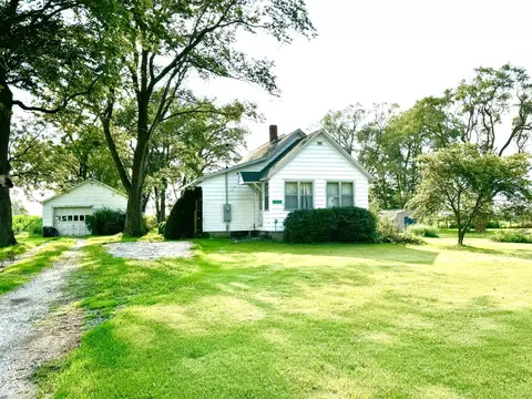 133 S Woodworth Rd, Milford, IL 60953