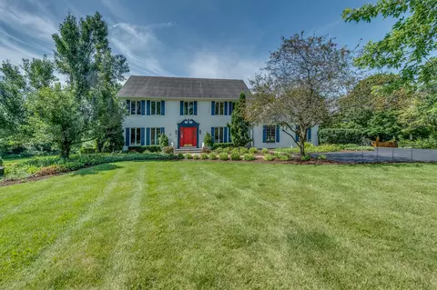 39 W029 Cloverfield Cir, Saint Charles, IL 60175