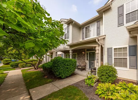2303 Reflections Dr #2303, Aurora, IL 60502