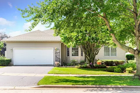 704 Aspen Way, Genoa, IL 60135