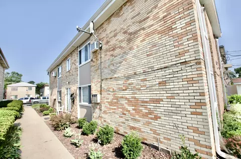 Exterior - 5307 S 73rd Ct, Summit, IL 60501 photo 4 of 4