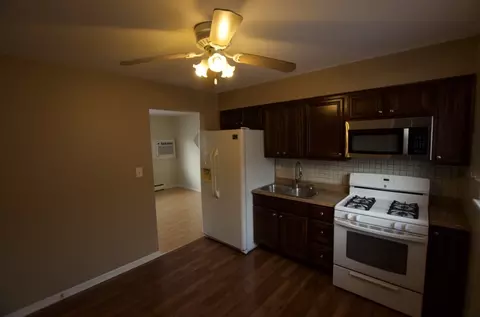 Kitchen - 5307 S 73rd Ct, Summit, IL 60501 photo 2 of 4