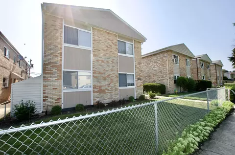 Exterior - 5307 S 73rd Ct, Summit, IL 60501 photo 1 of 4