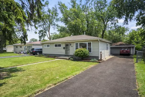 631 W Ridge Rd, Villa Park, IL 60181